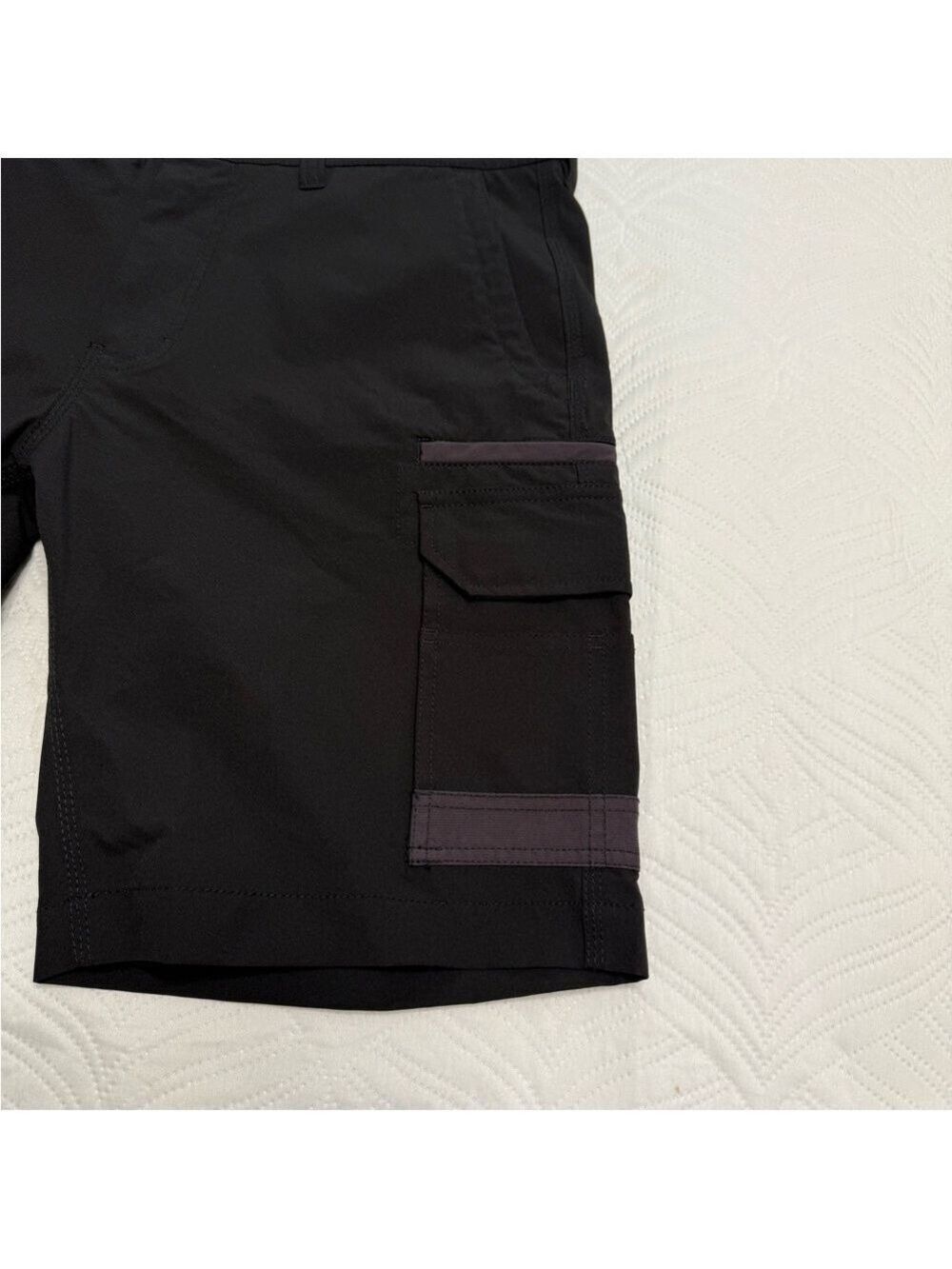 FDX Men’s Black Cargo Shorts. Size 34 - Picture 6 of 9